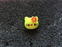 Załaduj obraz do przeglądarki galerii, Hello Kitty shank buttons
